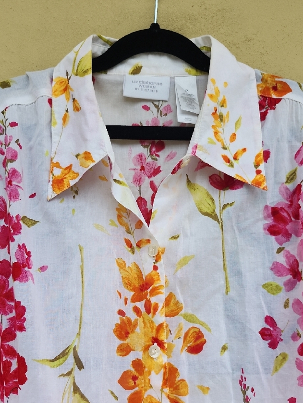 Liz Claiborne Woman Floral Button-Up Blouse in White with Pink & Yellow Blooms - Picture 4 of 13